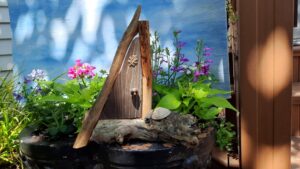 Beachcomber Fairy Door - 537 - GardenFairies.ca