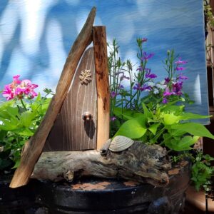 Beachcomber Fairy Door - 537 - GardenFairies.ca